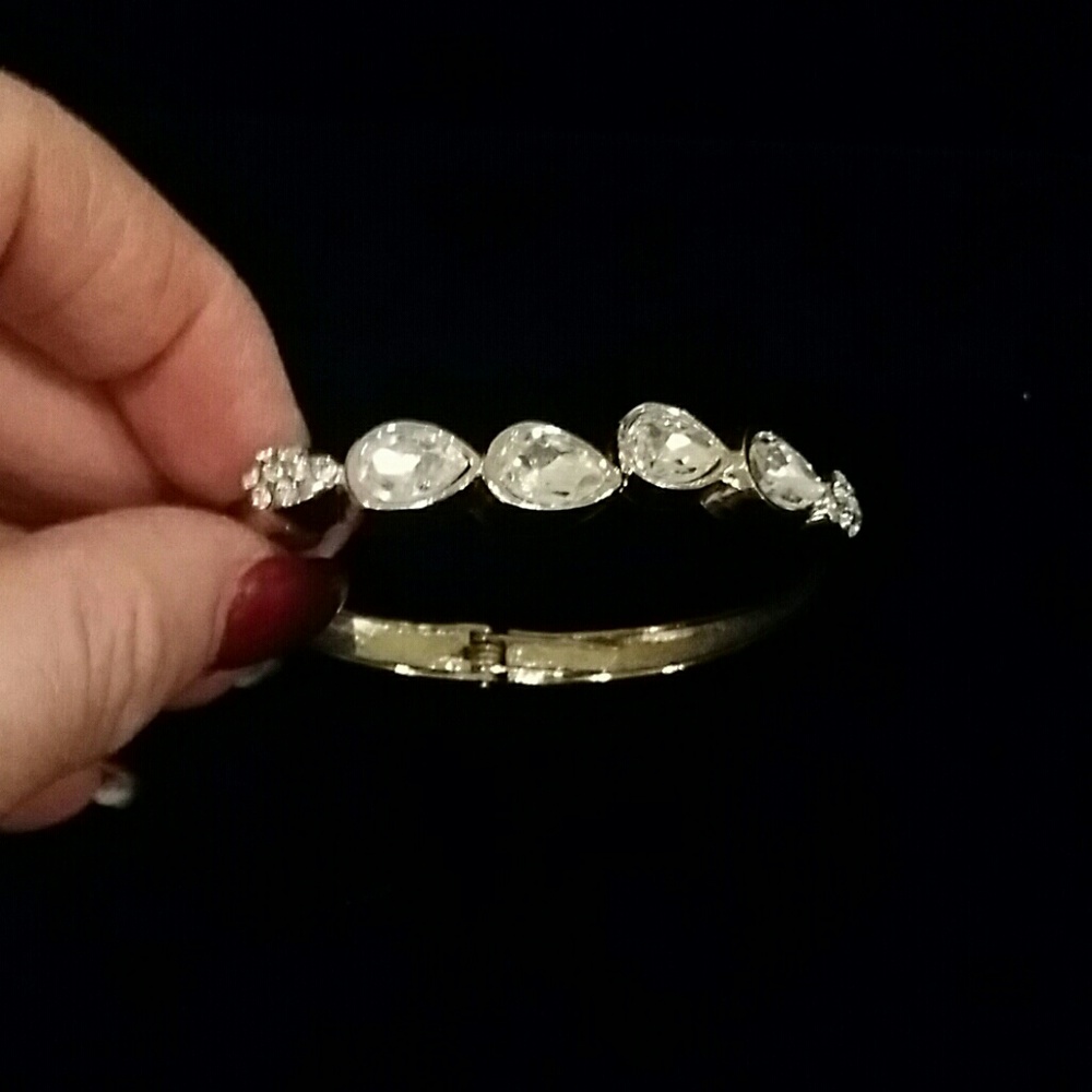 💗SALE💗 CZ gold tone bracelet